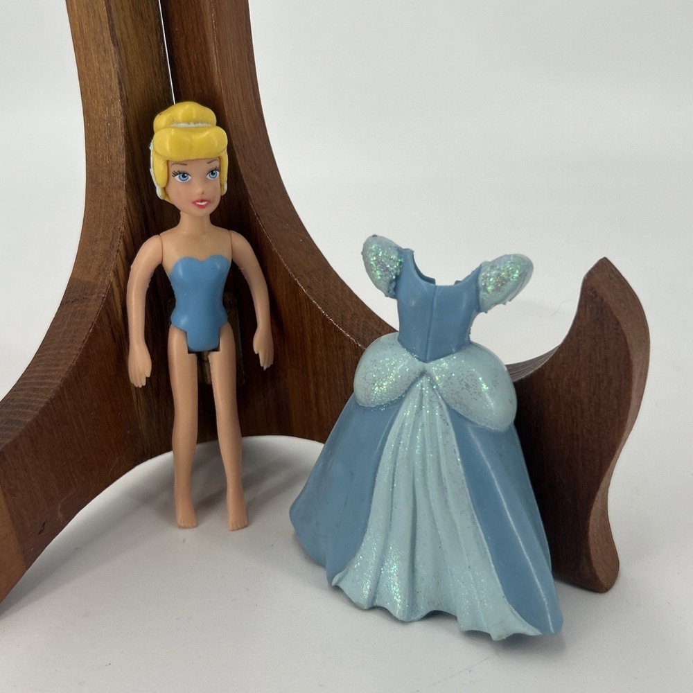 Disney Princess Cinderella Favorite Moments Polly Doll w/ Dress, Vintage